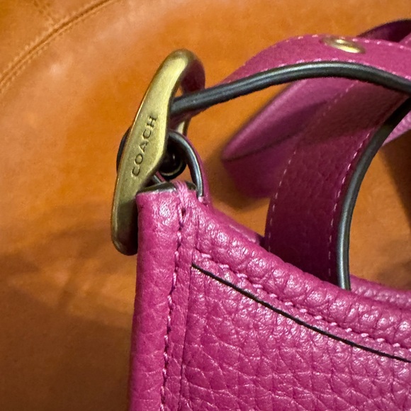Coach Emory Crossbody 21 in hibiscus - Picture 3 of 7